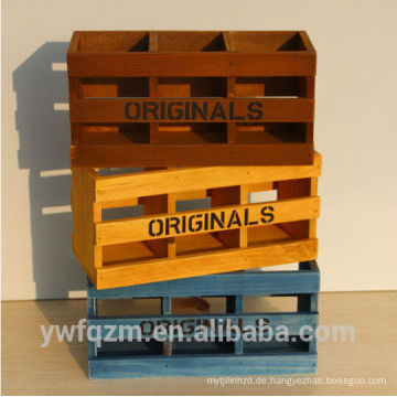 Handgeschnitzte Pinienholz-Organizer-Box